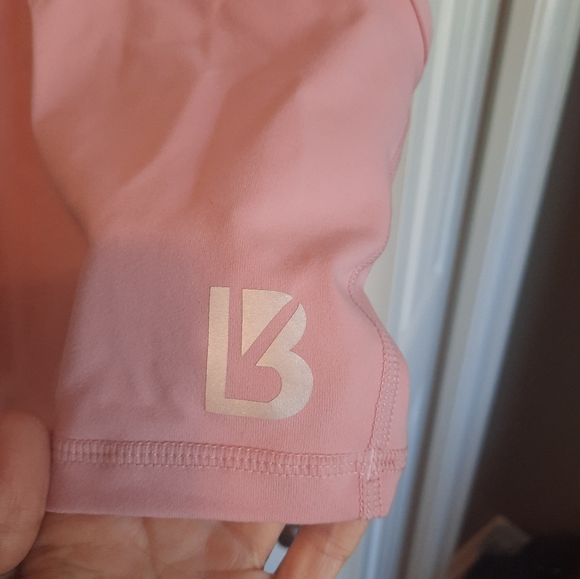 BUFF BUNNY crop top - Picture 4 of 4